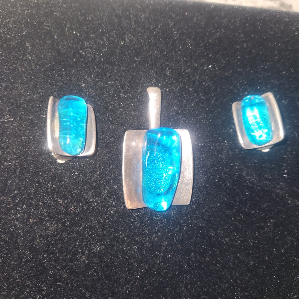 Silver tone signed Blue Glass Pendant‎ Necklace & Clip On Earrings Set